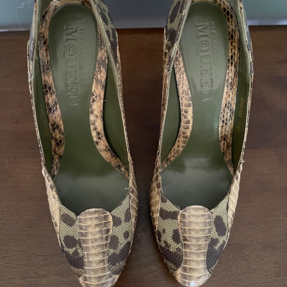 Alexander McQueen - Picture 4 of 6